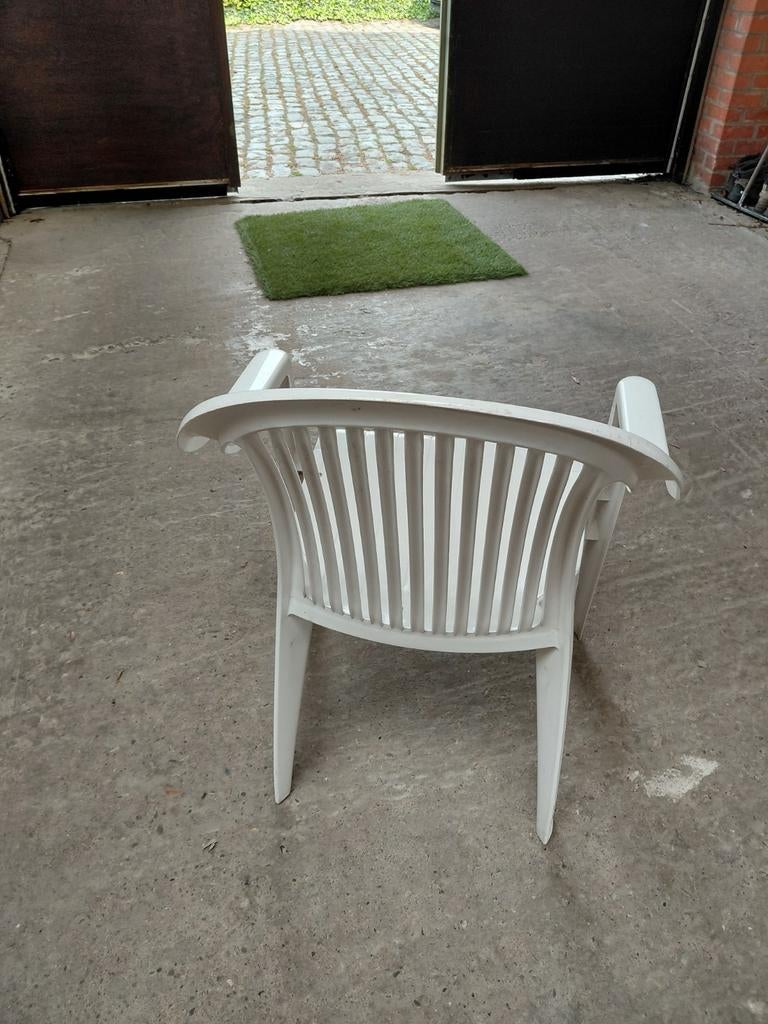 5 stevige witte tuinstoelen, Tuin en Terras, Ophalen