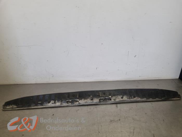 Couverture capteur serrure arrière d'un Volkswagen Crafter, Volkswagen, -, 3 mois de garantie, Utilisé