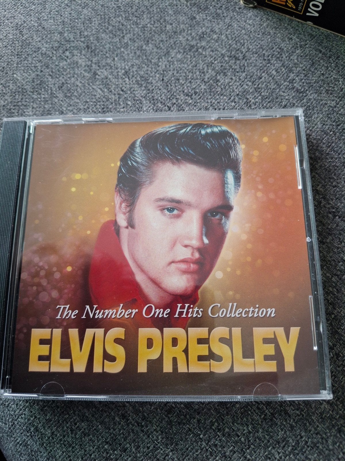 c.d. Elvis Presley, Enlèvement ou Envoi