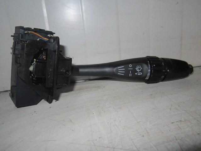 COMMODO ESSUIE-GLACE Mitsubishi Carisma (01-1995/06-2006), Utilisé, Mitsubishi