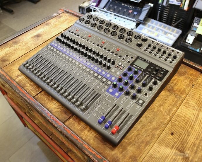 Zoom Livetrak L20 Mixer in Nieuwstaat met Koffer, Muziek en Instrumenten, Ophalen of Verzenden, Zo goed als nieuw, 10 tot 20 kanalen