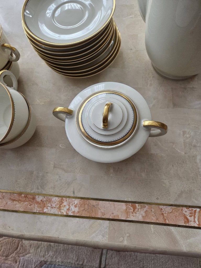 Service en porcelaine avec fil d'or, Enlèvement, Comme neuf