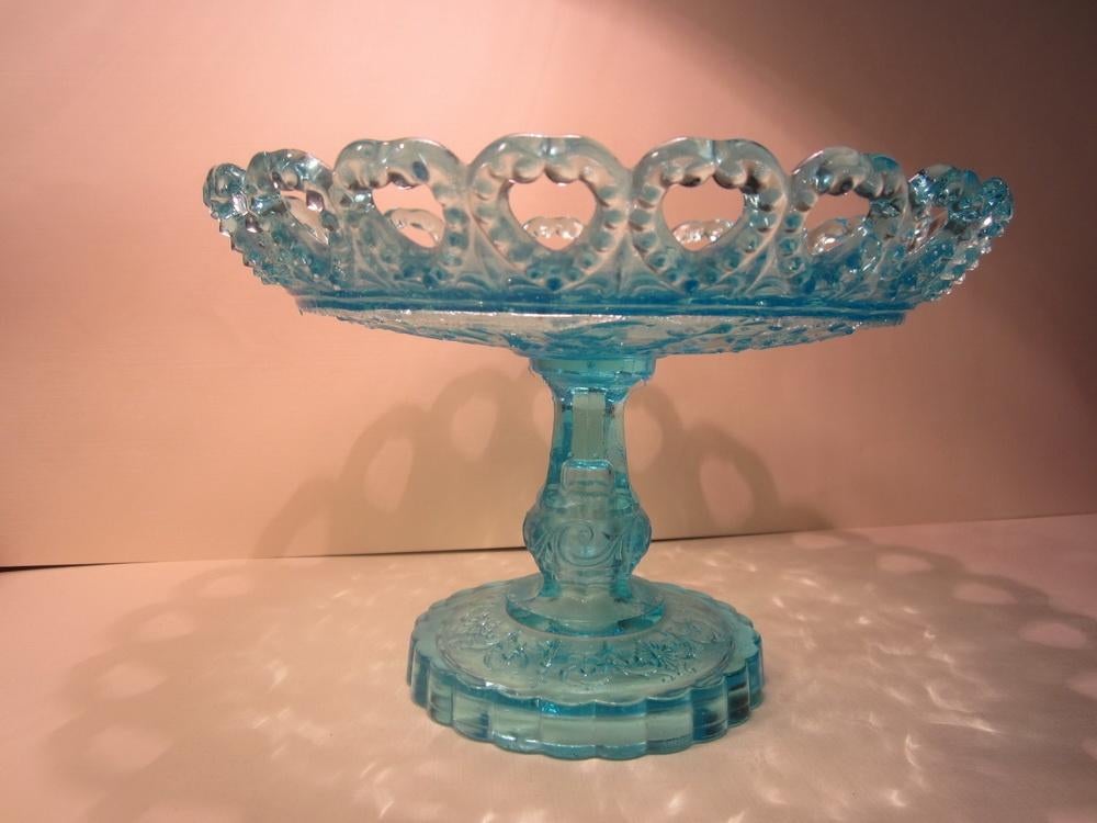 Antiek glazen fruitschaal, bonbonschaal, harten rand, Antiek en Kunst, Verzenden