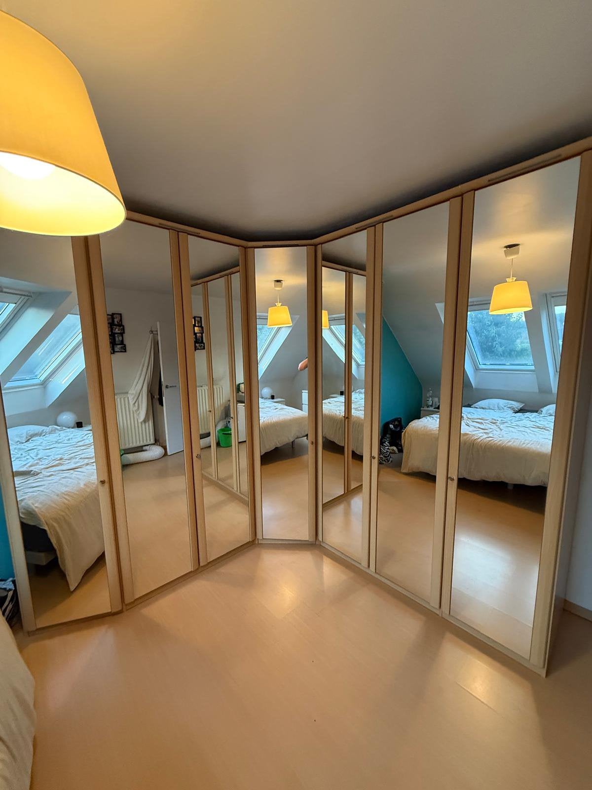 Grote hoek kleerkast met verlichte spiegels, Huis en Inrichting, Ophalen, Zo goed als nieuw