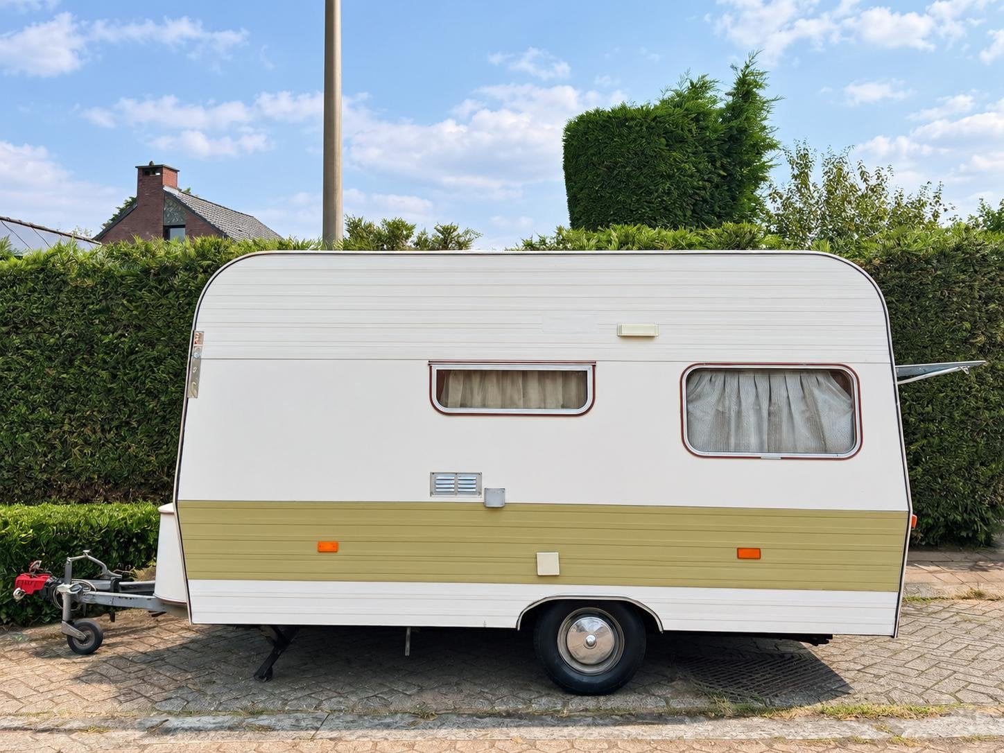 Hehn Caravan 750kg Vintage Bouwjaar 1975, Caravans en Kamperen, Particulier, Openslaande ramen