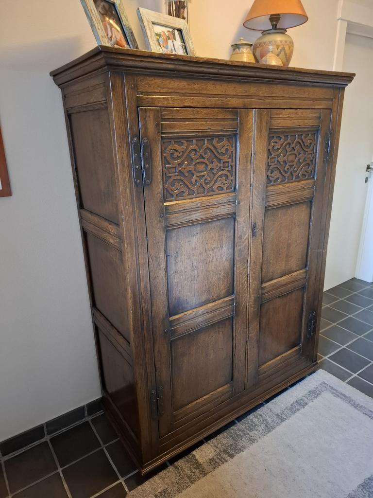 Antieke vestiairekast, Ophalen