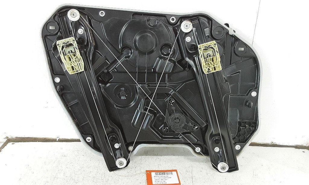 VITRE MECANISME AVANT DROIT BMW 1 serie (F40) (5A02FB202), Utilisé, BMW
