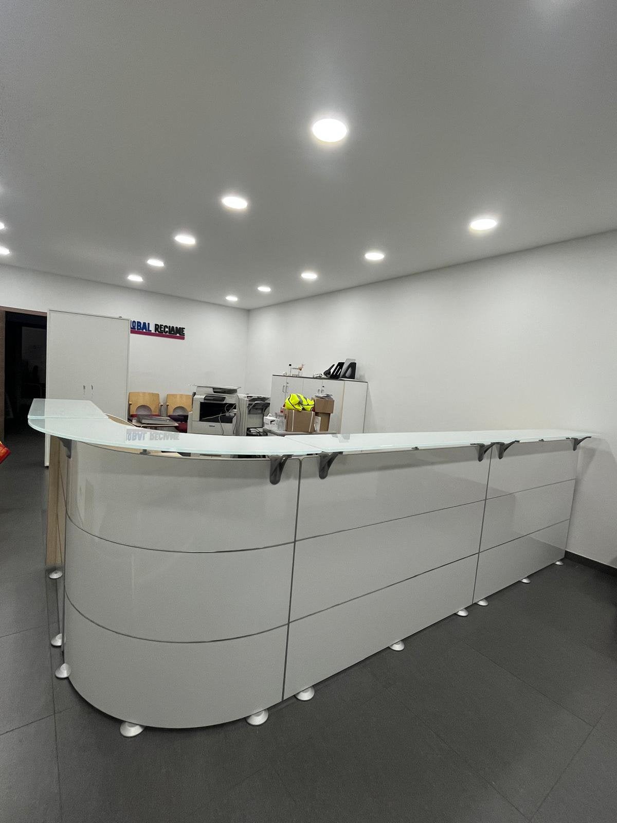 Mooie moderne receptiebalie/toog + zetelset – kantoor/winkel, Ophalen
