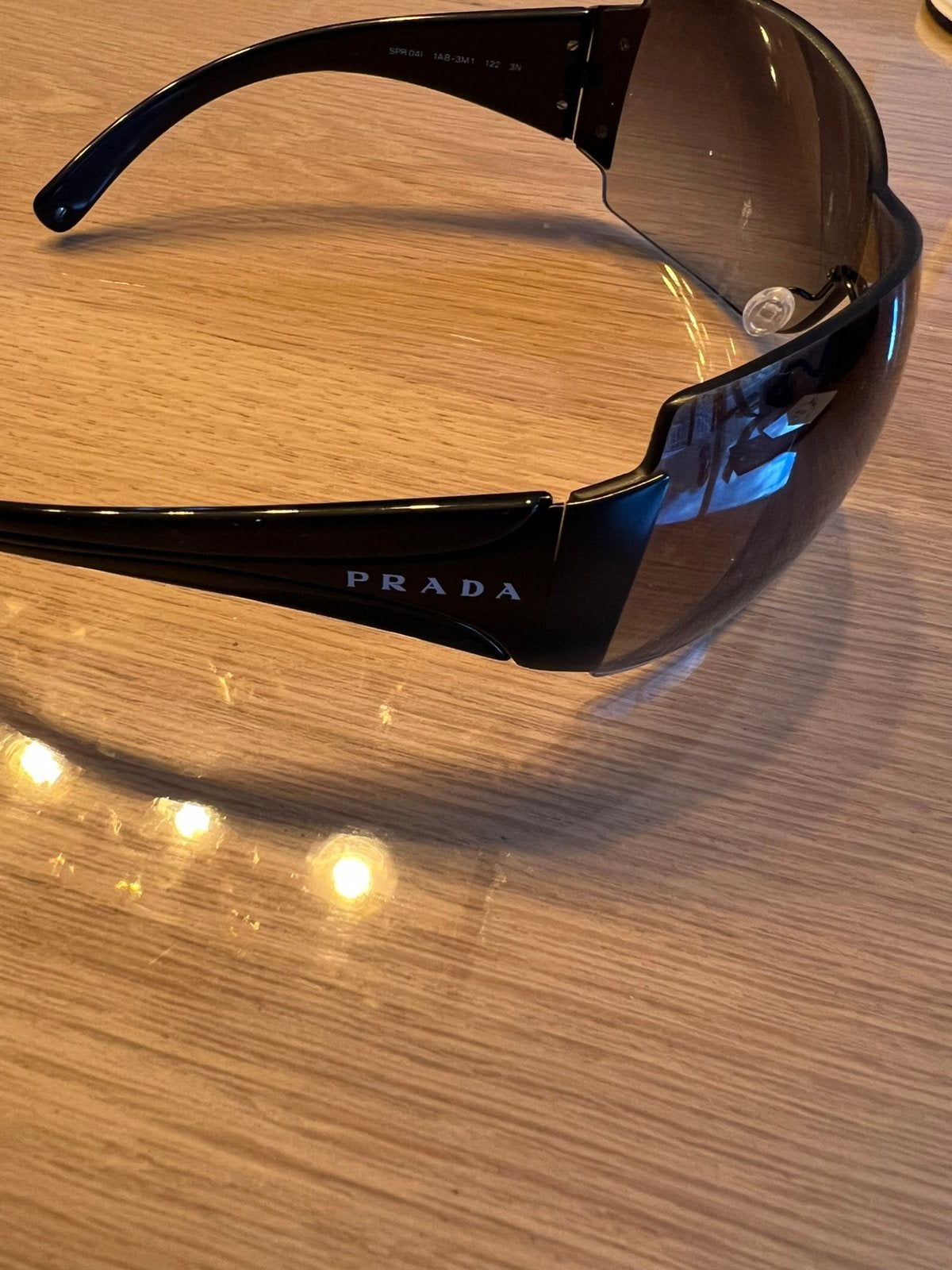 Zonnebril prada, Handtassen en Accessoires, Zonnebrillen en Brillen | Dames, Ophalen, Gebruikt, Zonnebril, Prada
