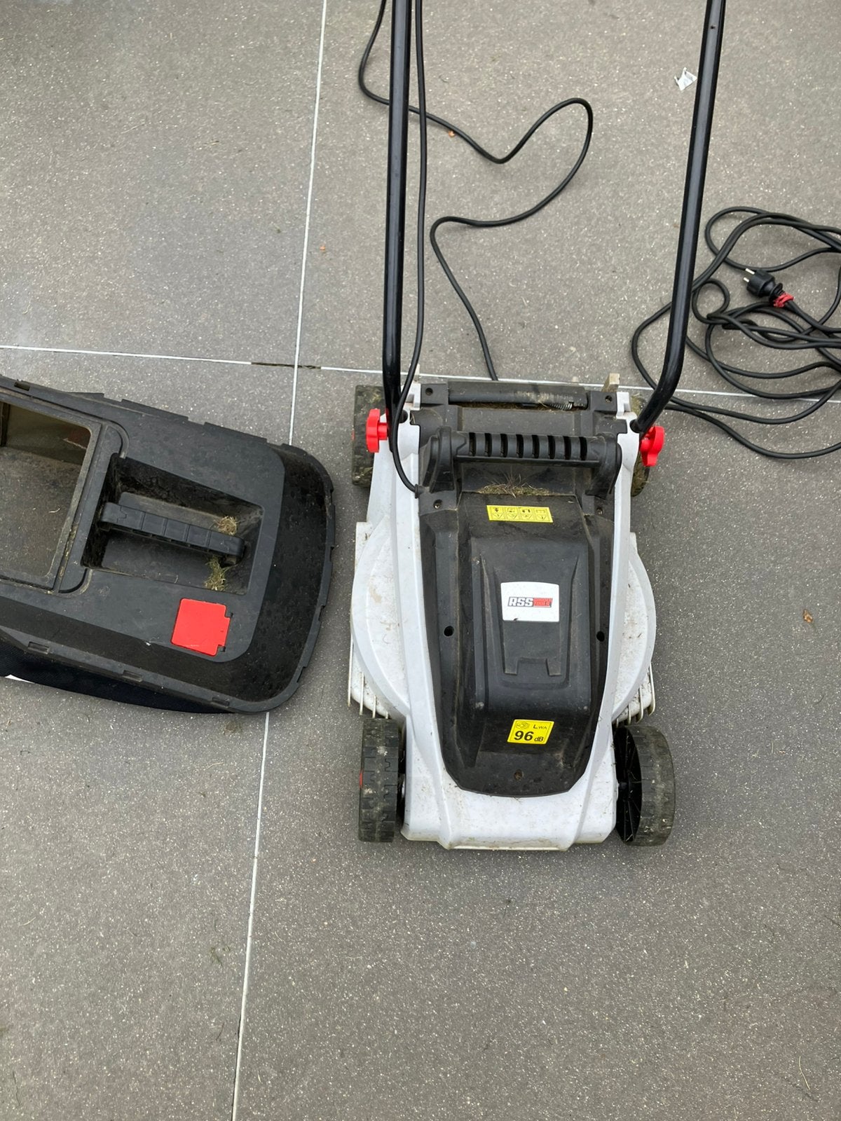 Grasmaaier, Ophalen, Gebruikt, Elektrische grasmaaier, Opvangzak