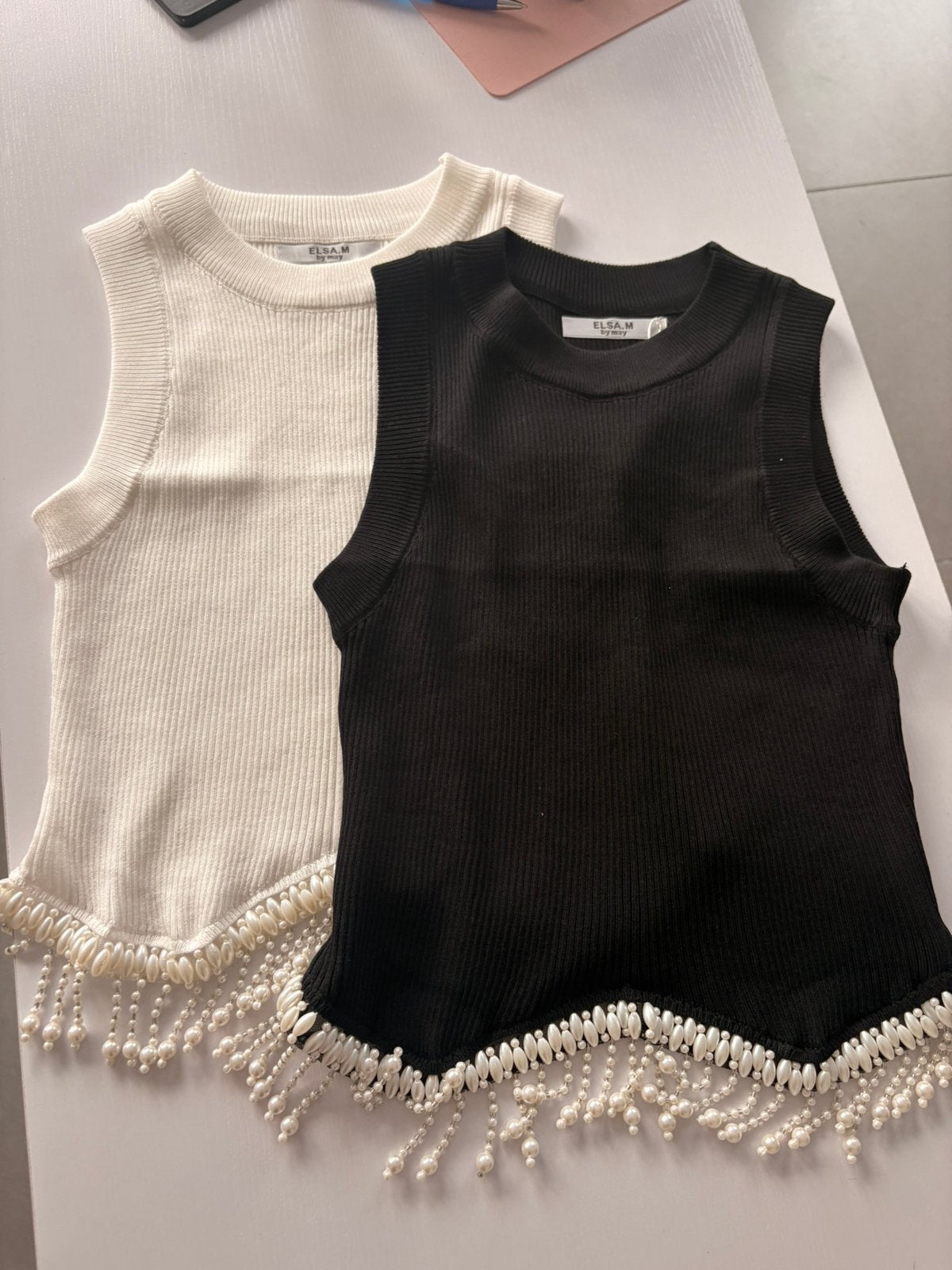 Prachtige set van 2 zwart-witte blouses met parels, Kleding | Dames, Ophalen of Verzenden, Nieuw