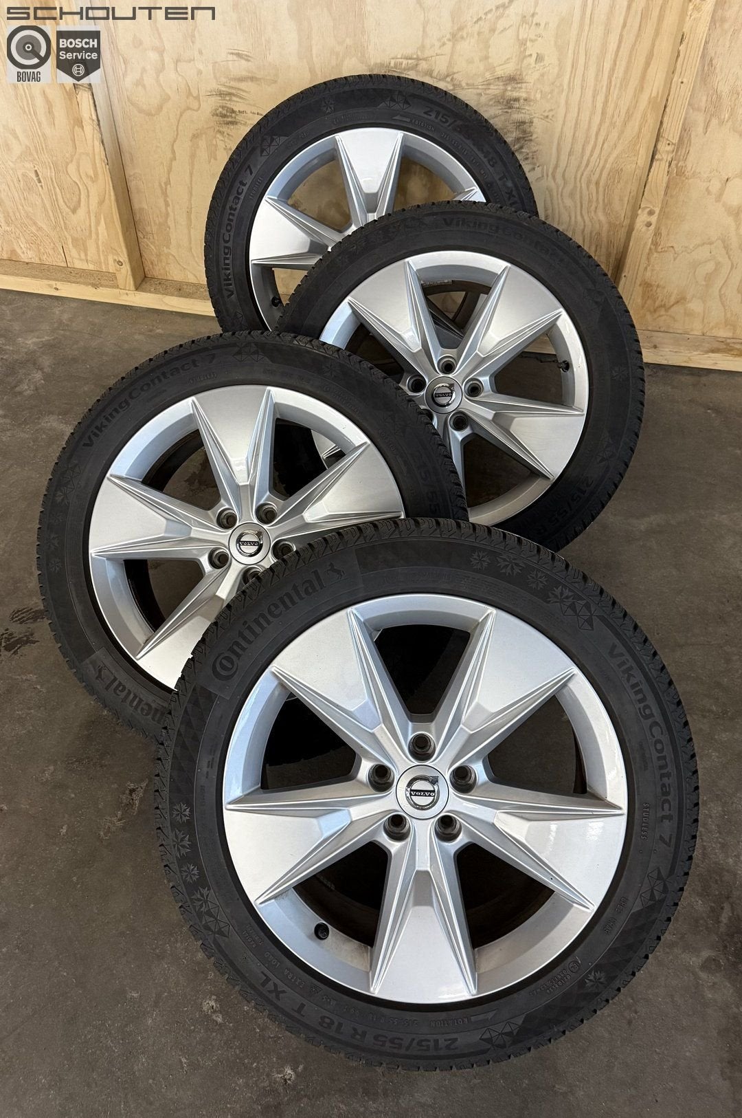 Origineel 18" Volvo V60 Winterset, Auto-onderdelen, Banden en Velgen, Banden en Velgen, Personenwagen, Gebruikt, Ophalen of Verzenden