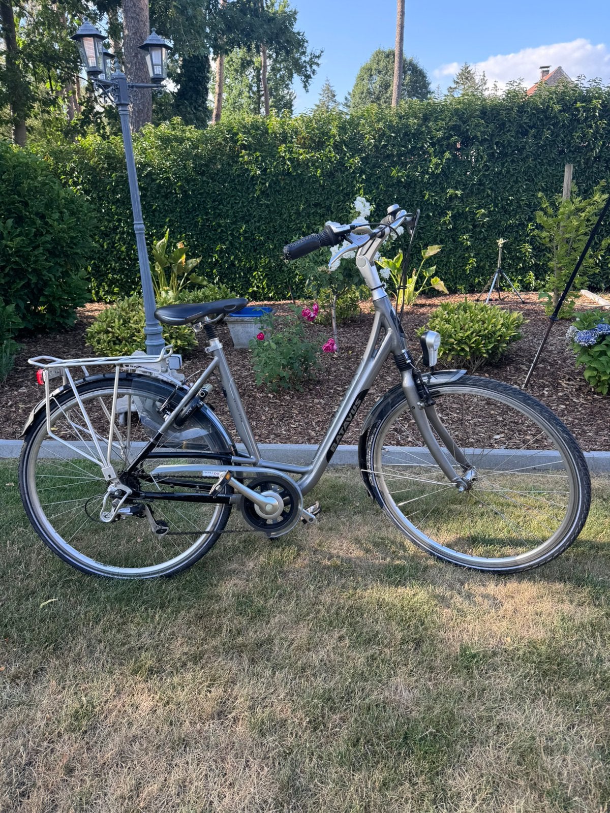 Damesfiets merk Batavus Wielmaat 28, Ophalen, Zo goed als nieuw, Velgrem, Versnellingen