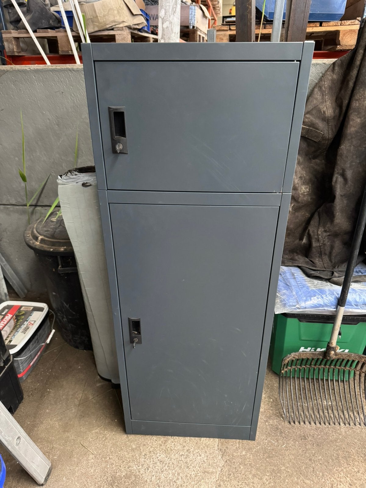 Zadelkast te koop, Enlèvement, Comme neuf