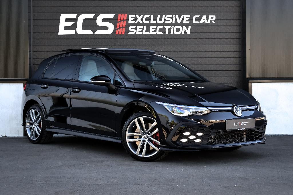 Volkswagen Golf VIII GTE | Pano | Leder | IQ Lights | Memory, 4 cilinders, Parkeerassistent, Zwart, Leder