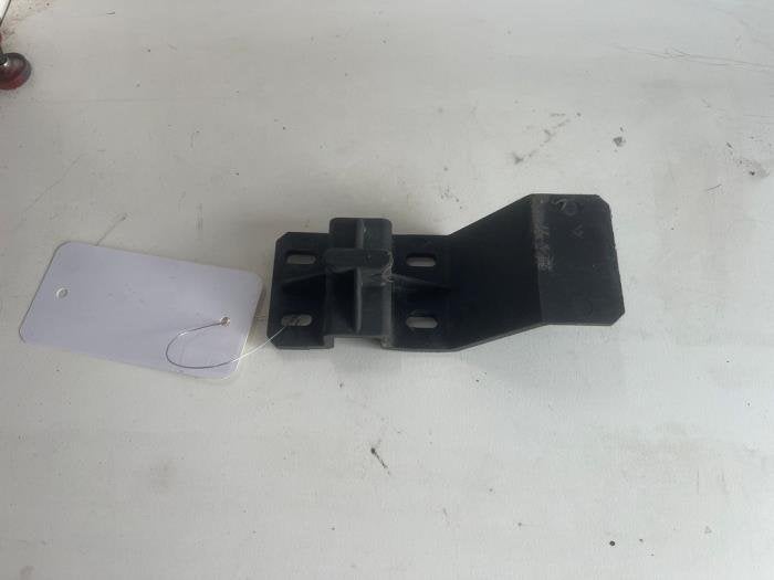 Bumpersteun links-voor van een Alfa Romeo Spider, Gebruikt, -, -, Ophalen of Verzenden