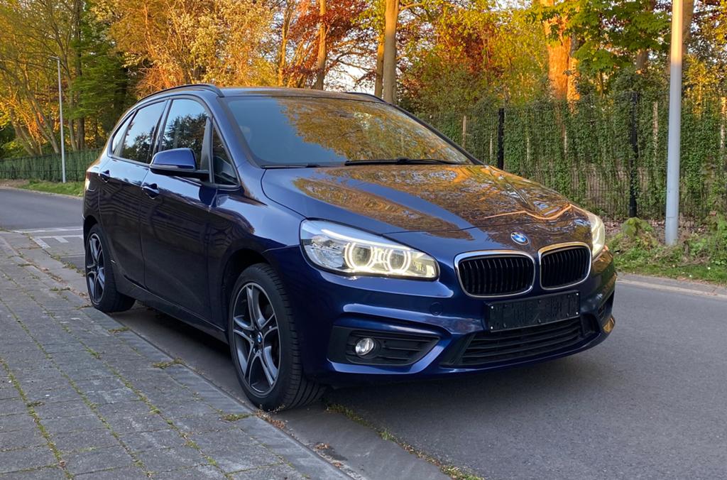 Bmw218i active tourer basis, Auto's, BMW, Euro 6, Blauw, 2 Reeks Active Tourer, 5 zetels