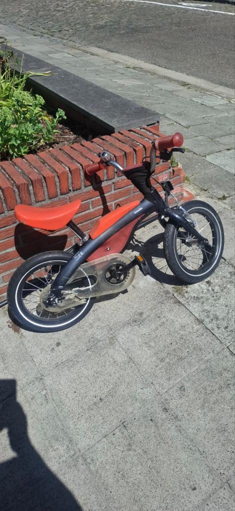 Peuter fiets merk bmw, Enlèvement