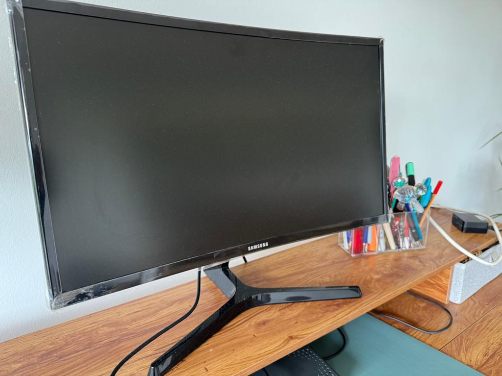 Samsung monitor curved, Computers en Software, Ophalen, Zo goed als nieuw