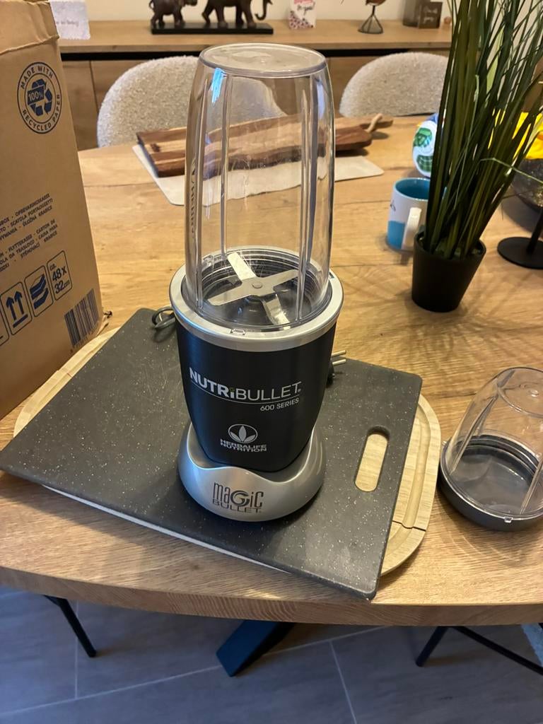 Magic bullet nutribullet 600 series, Elektronische apparatuur, Ophalen of Verzenden, Zo goed als nieuw