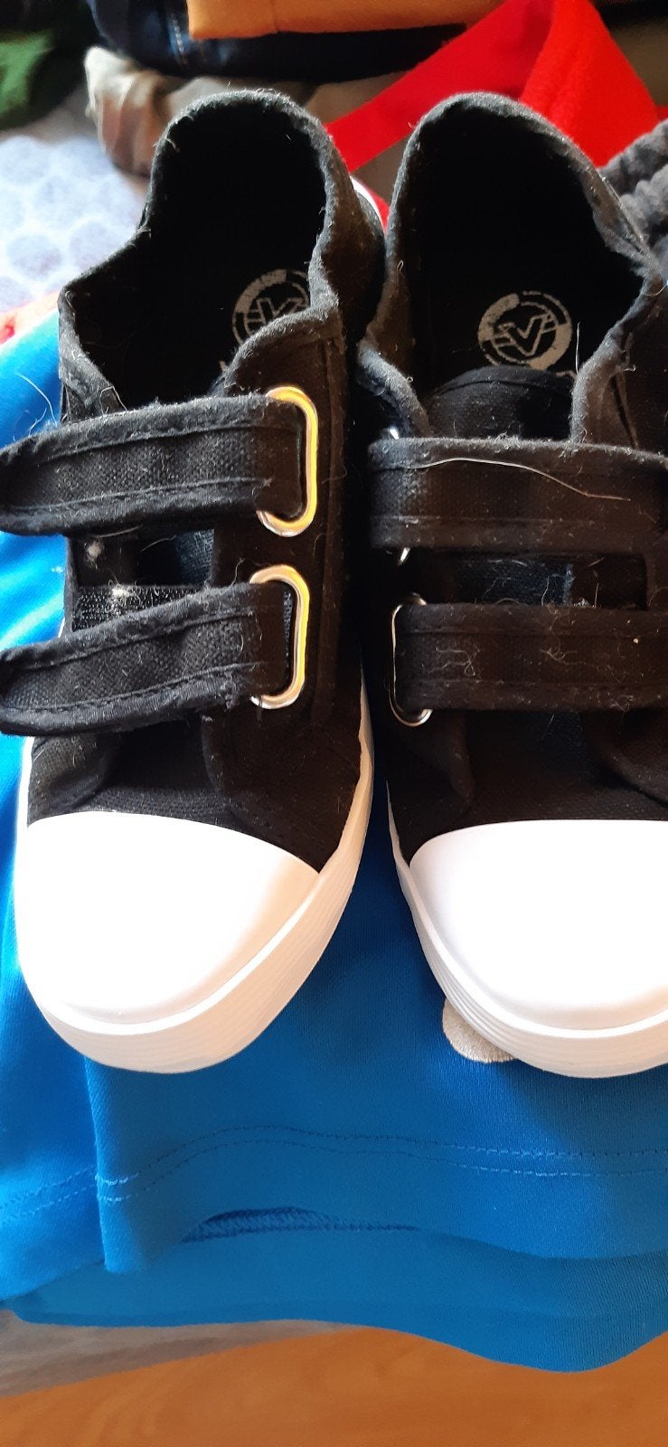 2 paar sneakers, Ophalen