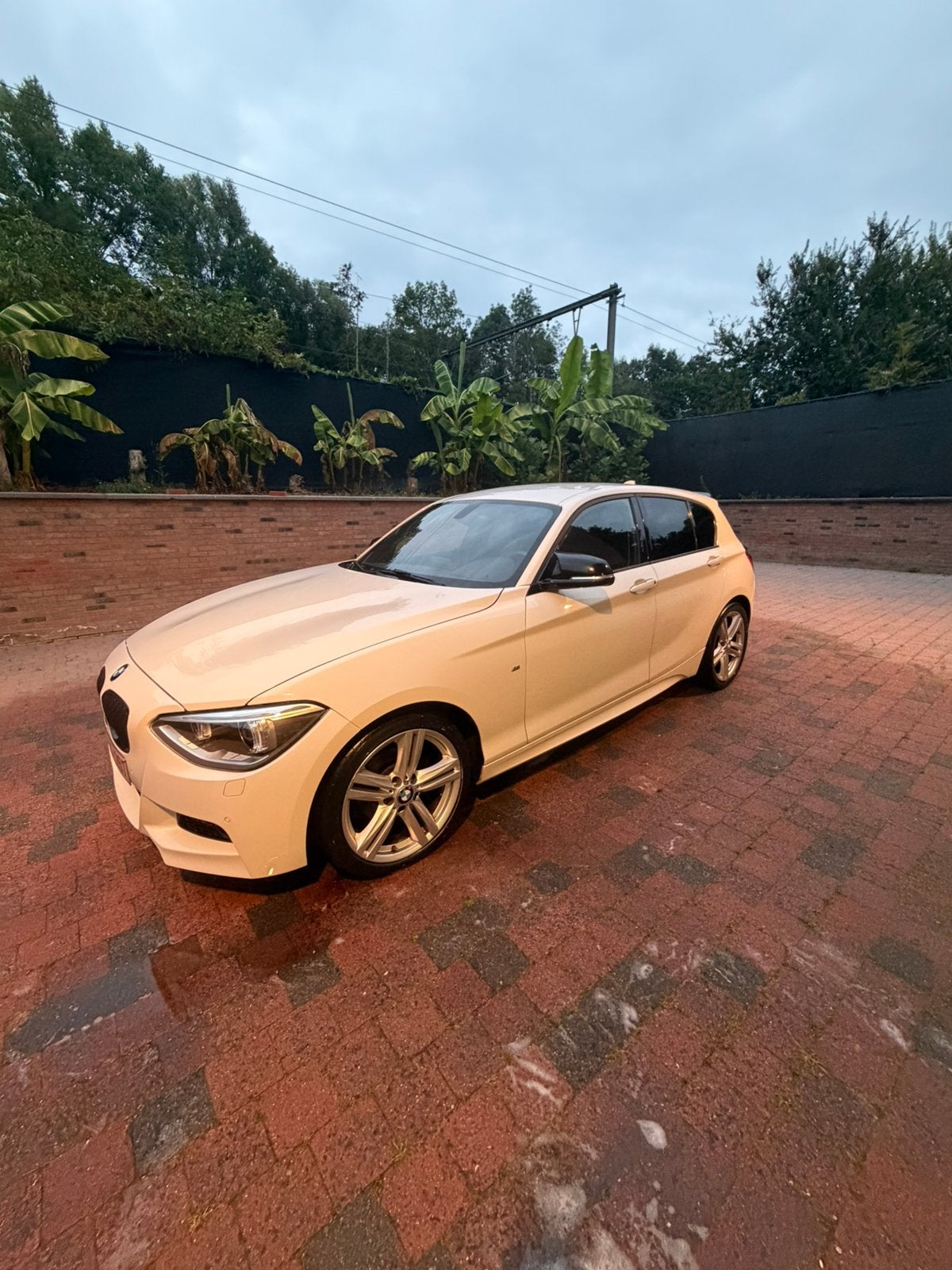Bmw 1 serie 118d M sport edition, Auto's, Automaat, Alcantara, Wit, Diesel