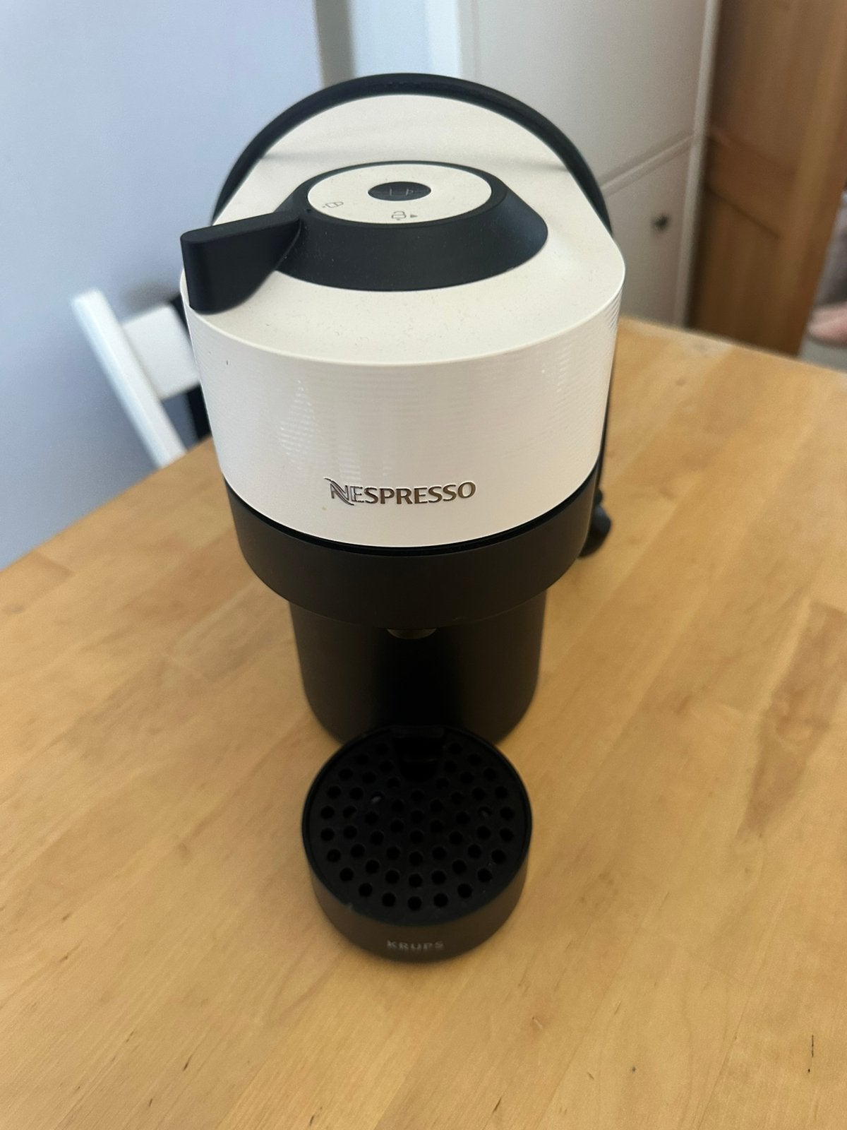 Machine à café nespresso, Ophalen, Nieuw, Koffiepads en cups, Afneembaar waterreservoir