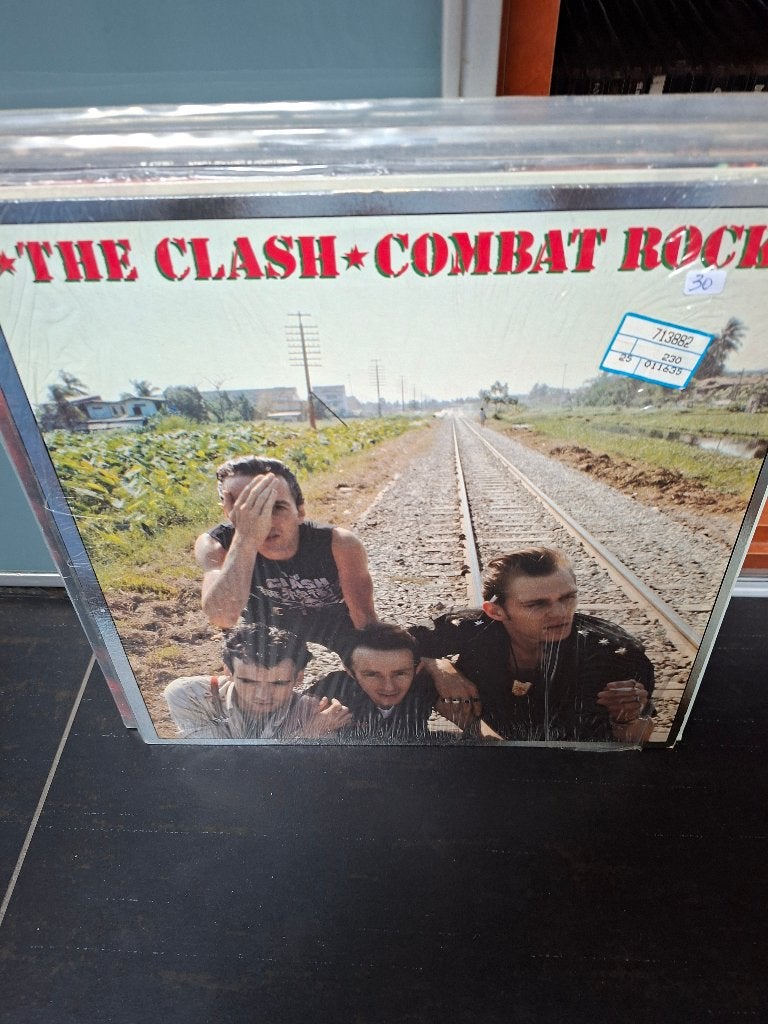 lp - the clash - combat rock - bak 5, Cd's en Dvd's, LP, Ophalen of Verzenden, Zo goed als nieuw, 12 inch