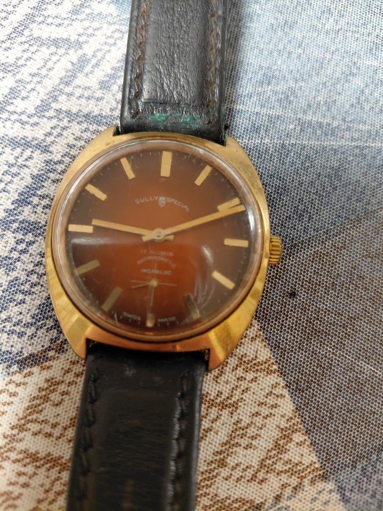 Sully special horloge vintage, Bijoux, Sacs & Beauté, Montres | Anciennes | Antiquités, Enlèvement ou Envoi