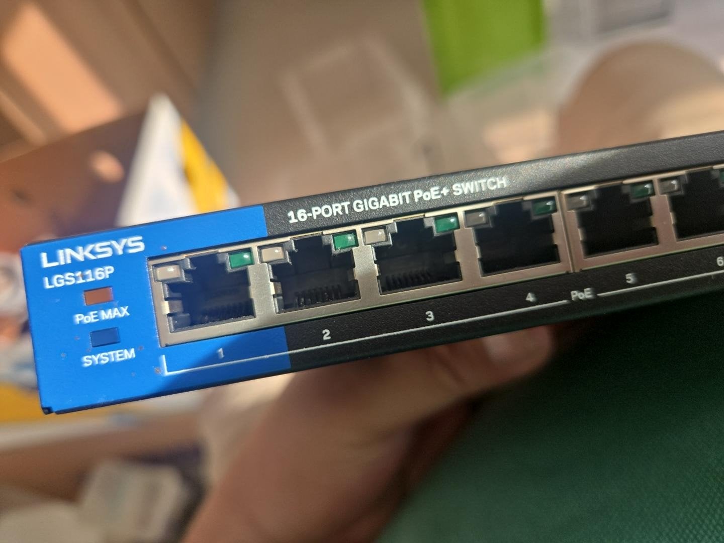Linksys LGS116P, commutateur 16 ports avec PoE+, Informatique & Logiciels, Commutateurs réseau, Enlèvement