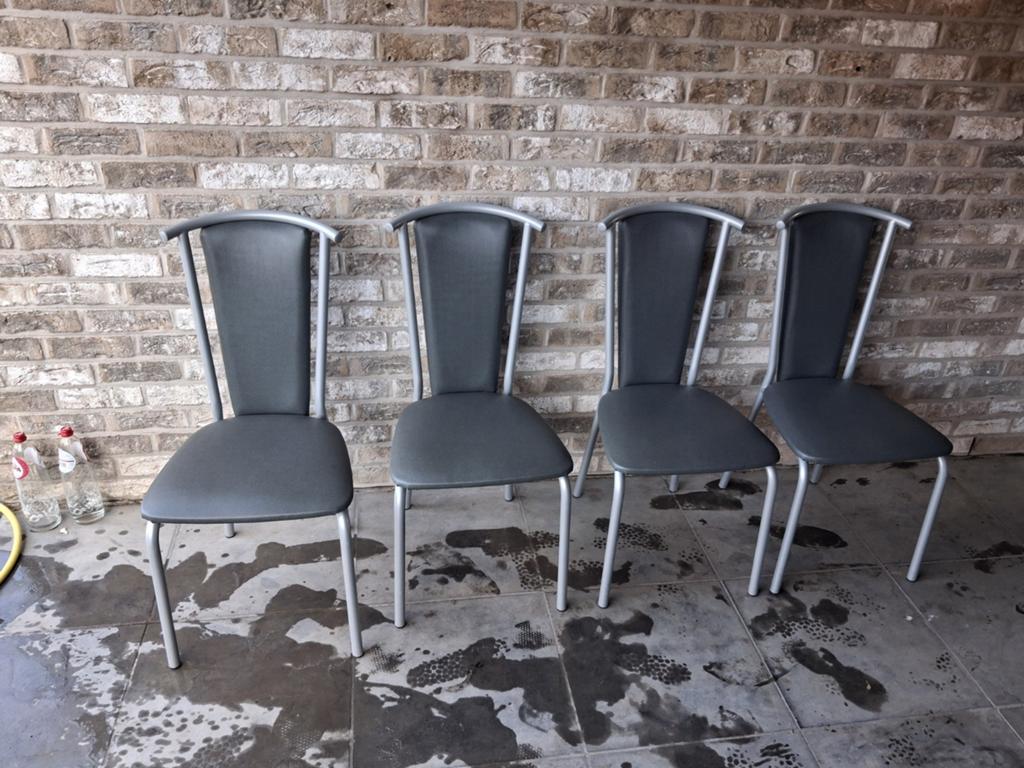 Keukentafel met stoelen, Ophalen, Gebruikt, Vier, Metaal