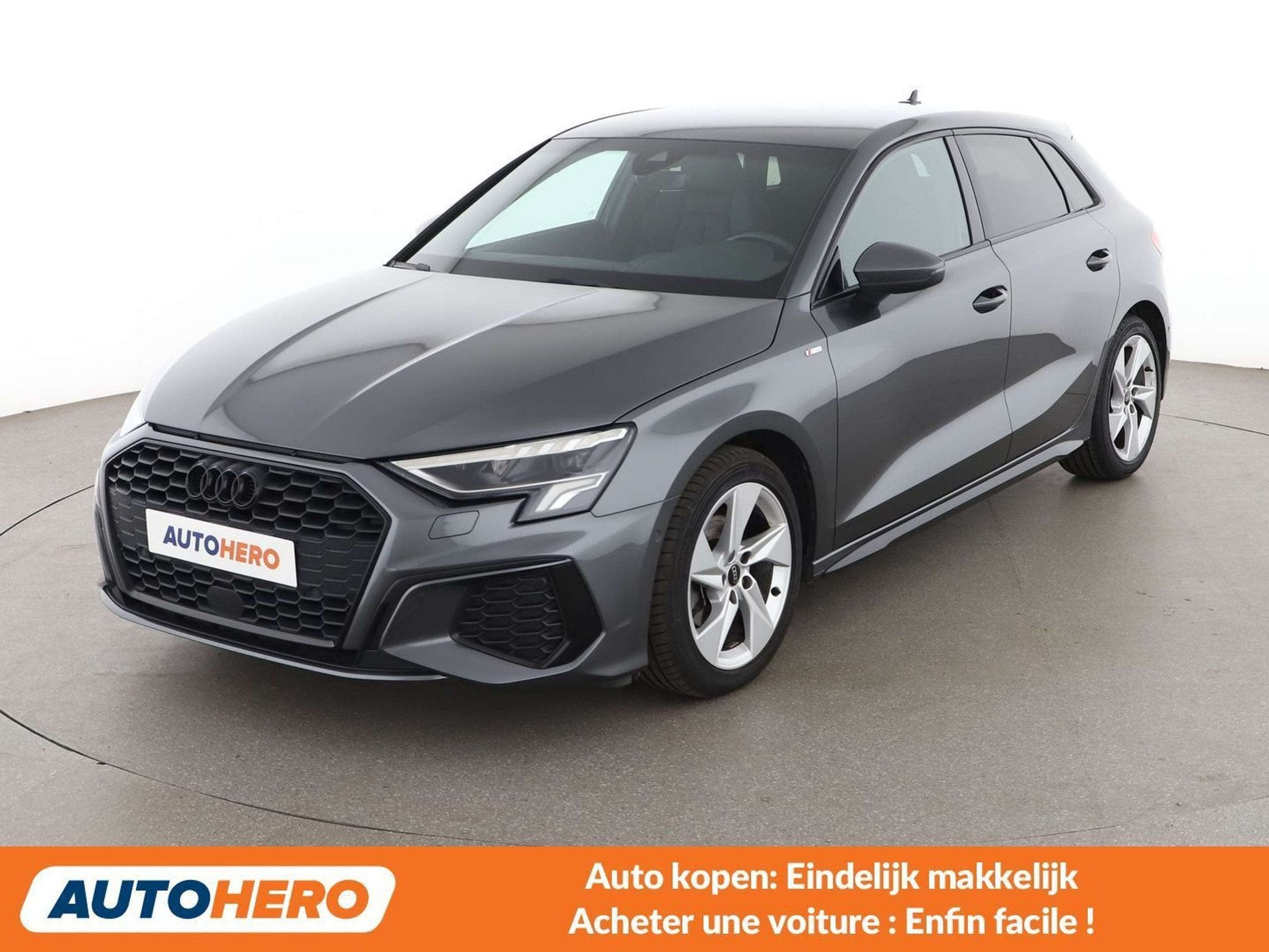 Audi A3 35 TFSI S line (année de construction 2022), Autos, Argent ou Gris, Achat, Boîte manuelle, Noir