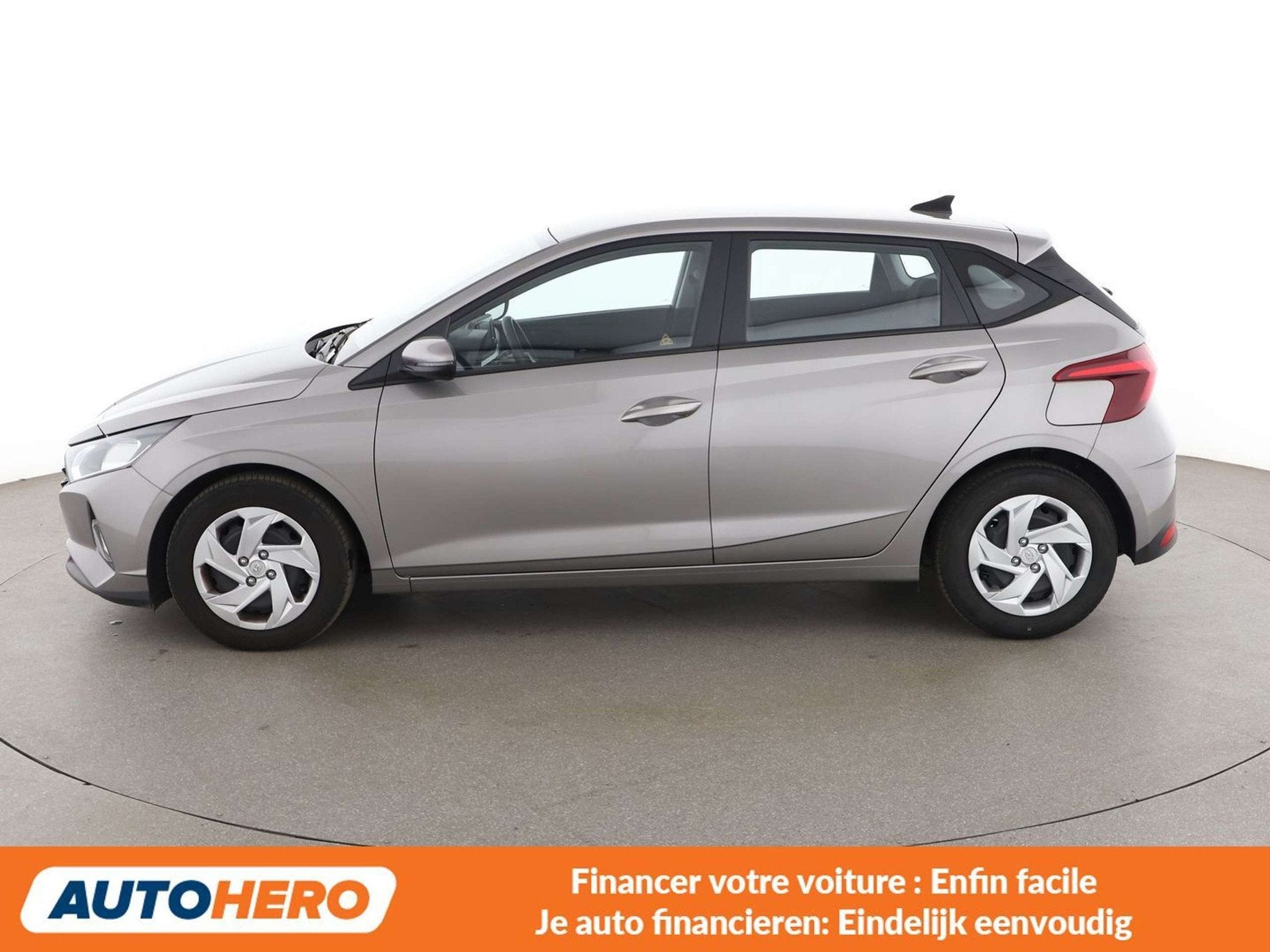 Hyundai i20 1.0 T-GDI Mild-Hybrid Connect & Go, 121 g/km, 998 cm³, Euro 6, Noir