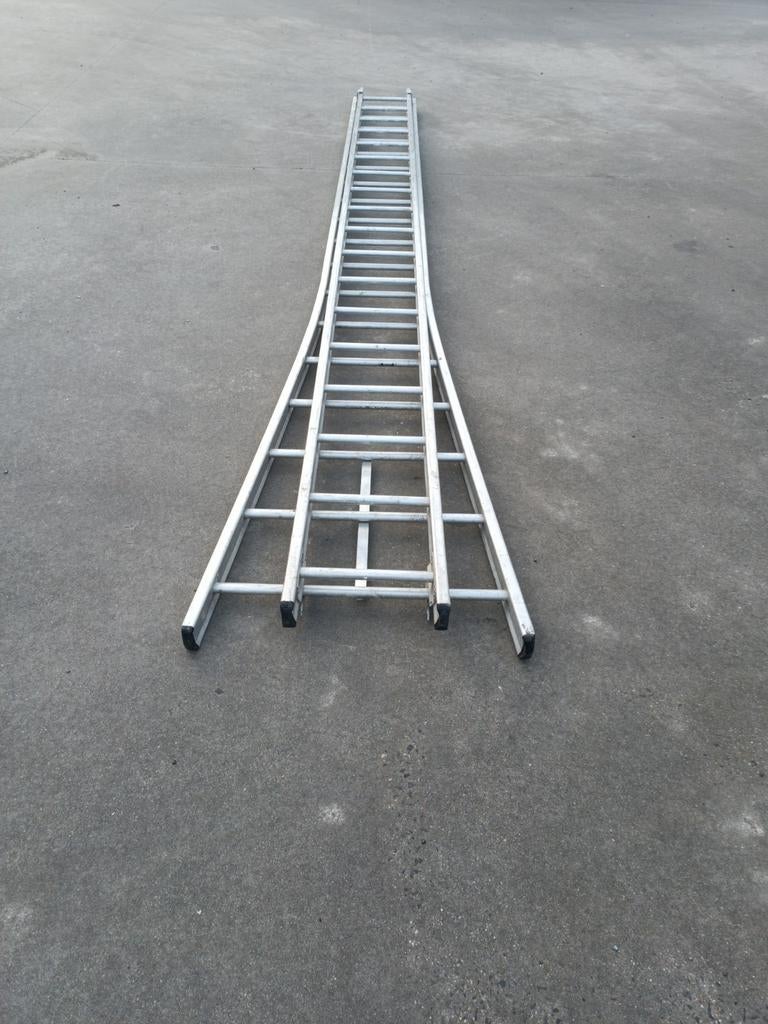 Échelle en aluminium 2x18 marches, peut être en position A, Enlèvement ou Envoi, Échelle