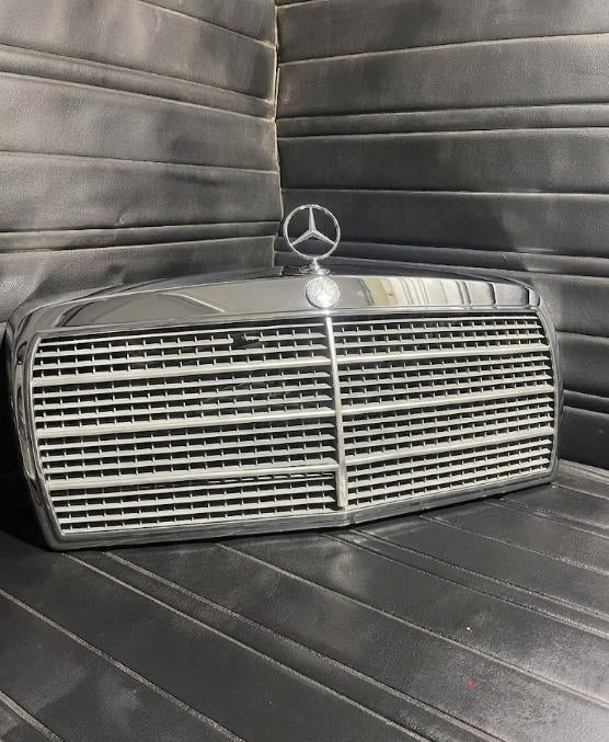 Mercedes benz w126 front grill, Auto-onderdelen, Ophalen of Verzenden, Gebruikt, Mercedes-Benz, Carrosserie en Plaatwerk
