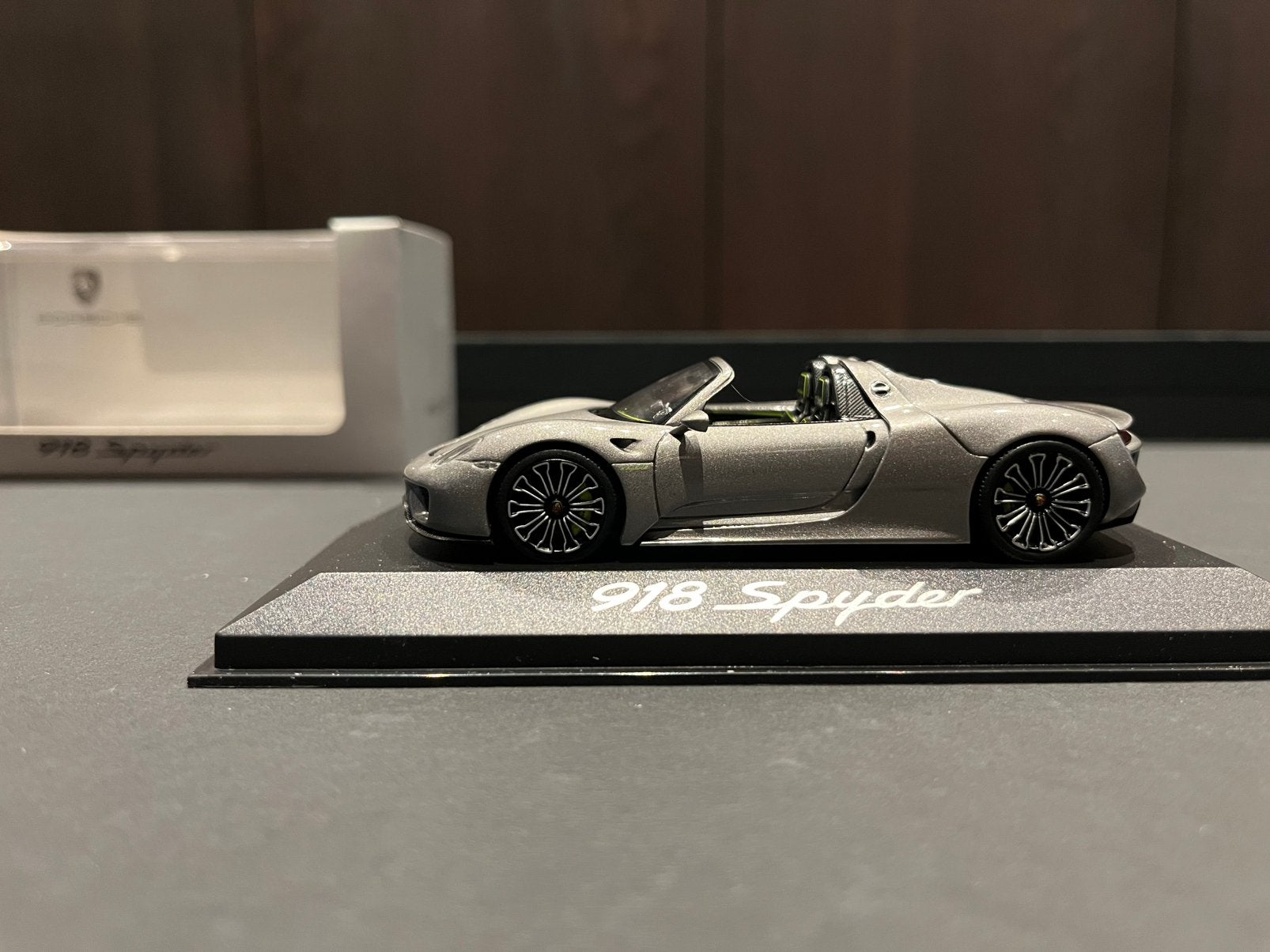 Porsche 918 Spyder, Enlèvement