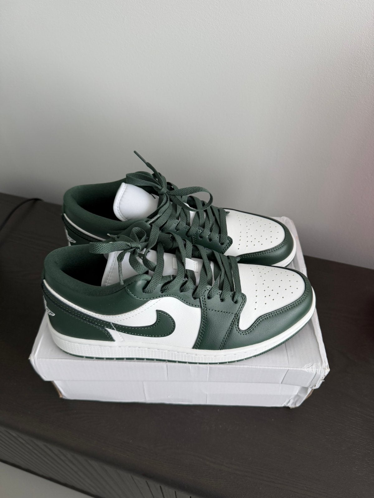 Nike Air Jordan Low 1 - 42,5, Kleding | Heren, Ophalen, Nieuw, Wit, Sneakers