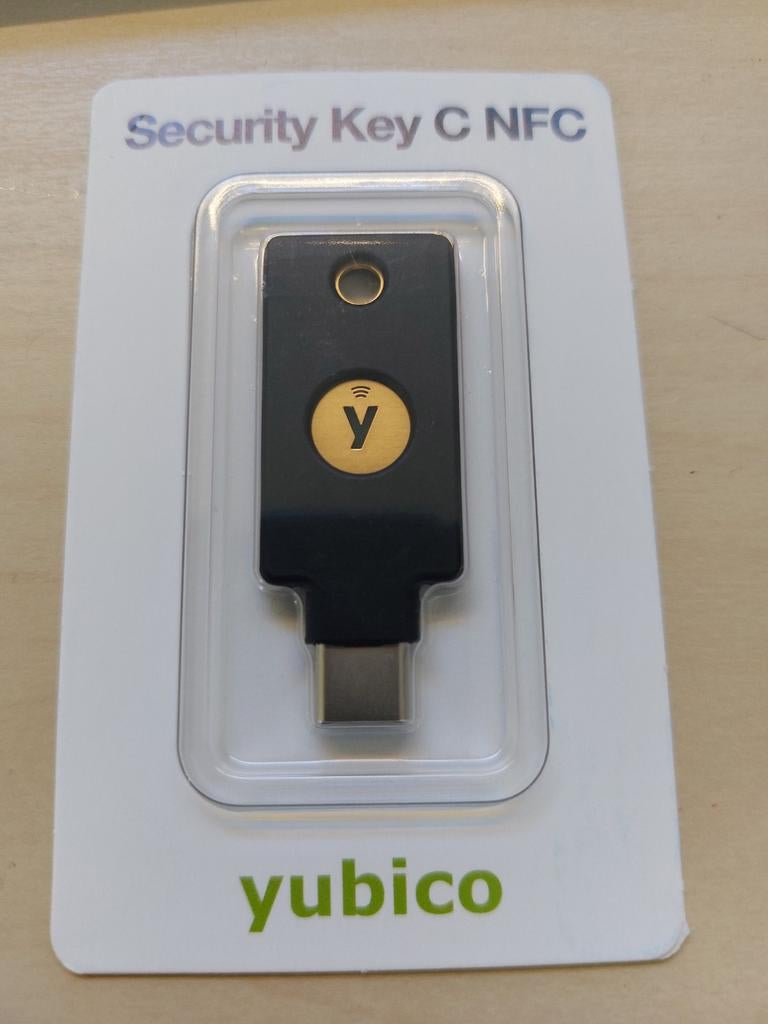Nieuwe Yubico Security Key C NFC 2x, Computers en Software, USB Sticks, Ophalen of Verzenden