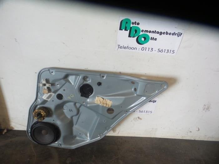Mécanique vitre 4portes arrière droite d'un Seat Ibiza (Ib, -, 3 mois de garantie, Utilisé, -
