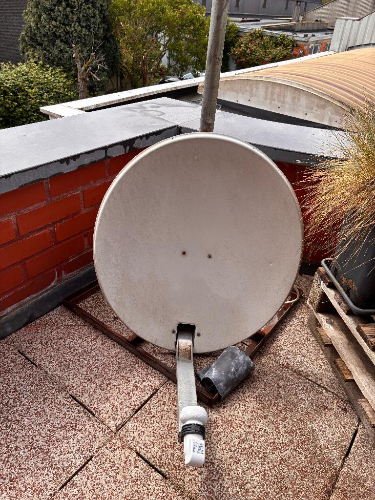 tegelvoet satelliet  schotel, Audio, Tv en Foto, Schotelantennes, Gebruikt, (Schotel)antenne-accessoires, Ophalen