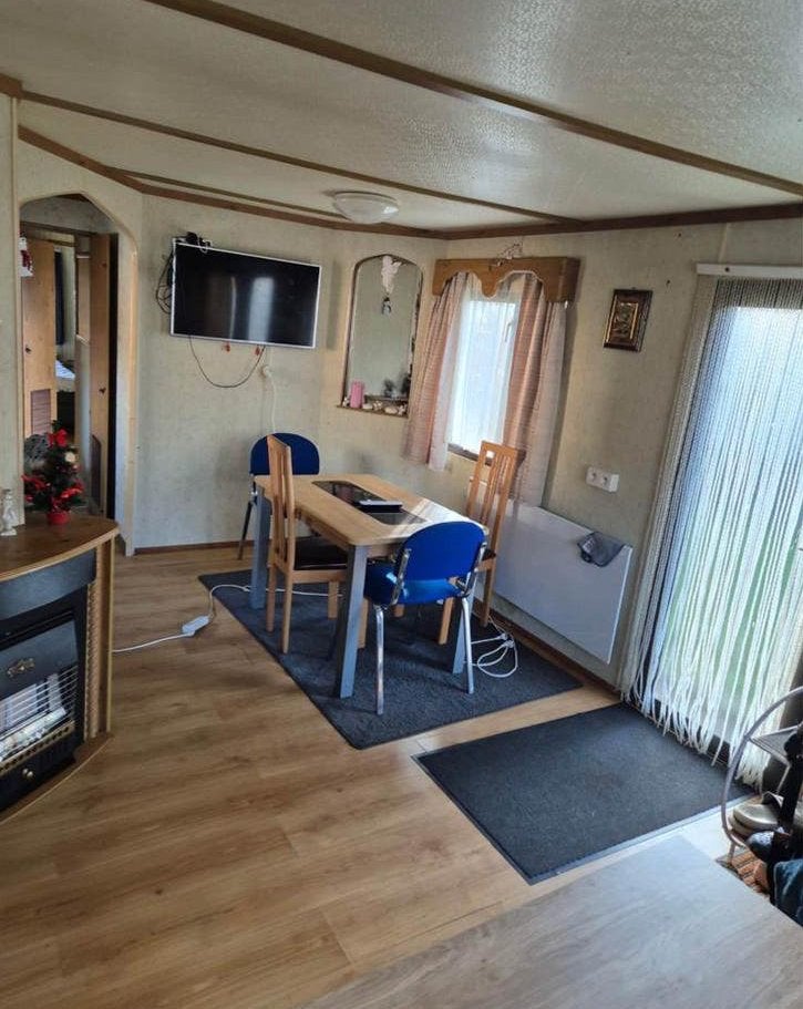 Stacaravan 11m x 3m70, Tot en met 2