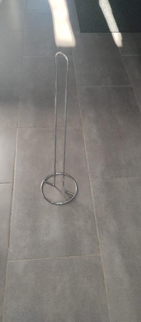 toiletrolhouder, Enlèvement