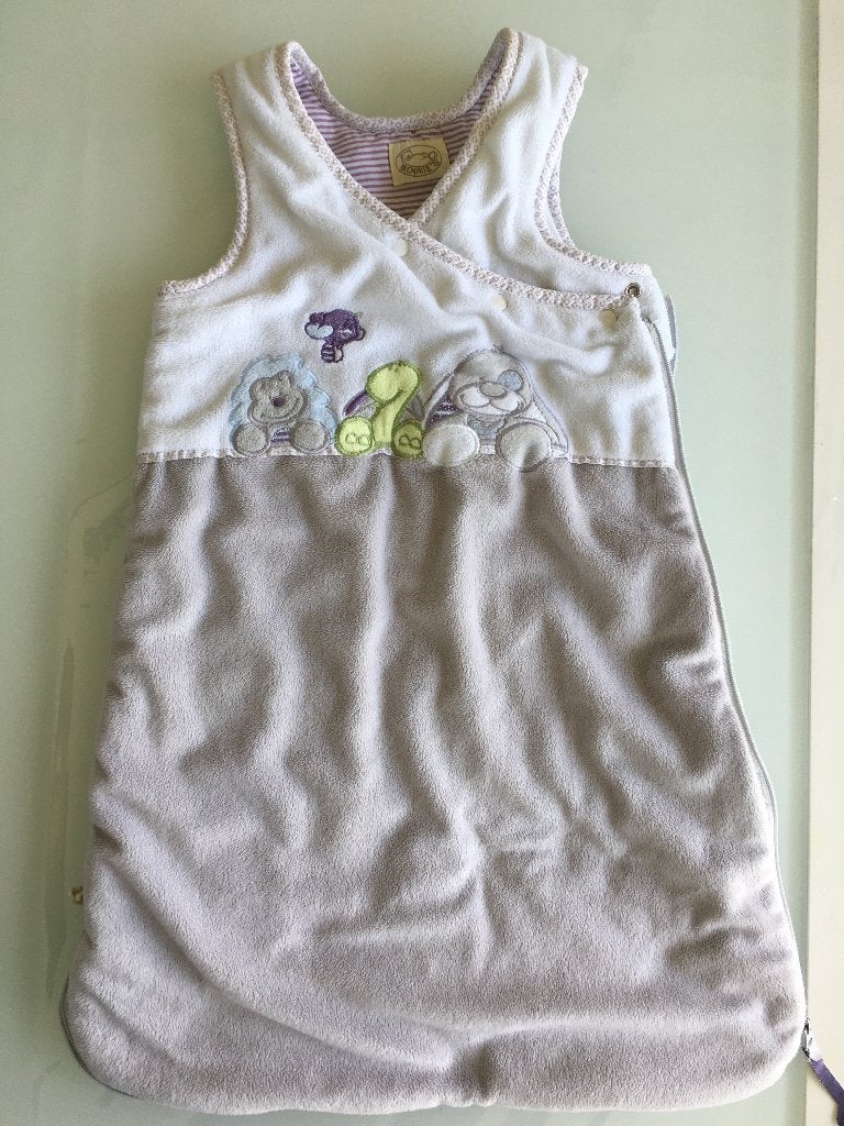 slaapzak noukies 68cm, Kinderen en Baby's, 68 cm, Nieuw, Ophalen of Verzenden, Grijs
