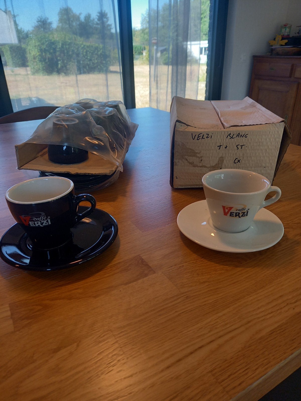 Tasses et sous-tasse à café  A DONNER, Maison & Meubles, Cuisine | Vaisselle, Enlèvement, Neuf, Céramique, Tasse(s) et/ou soucoupe(s)