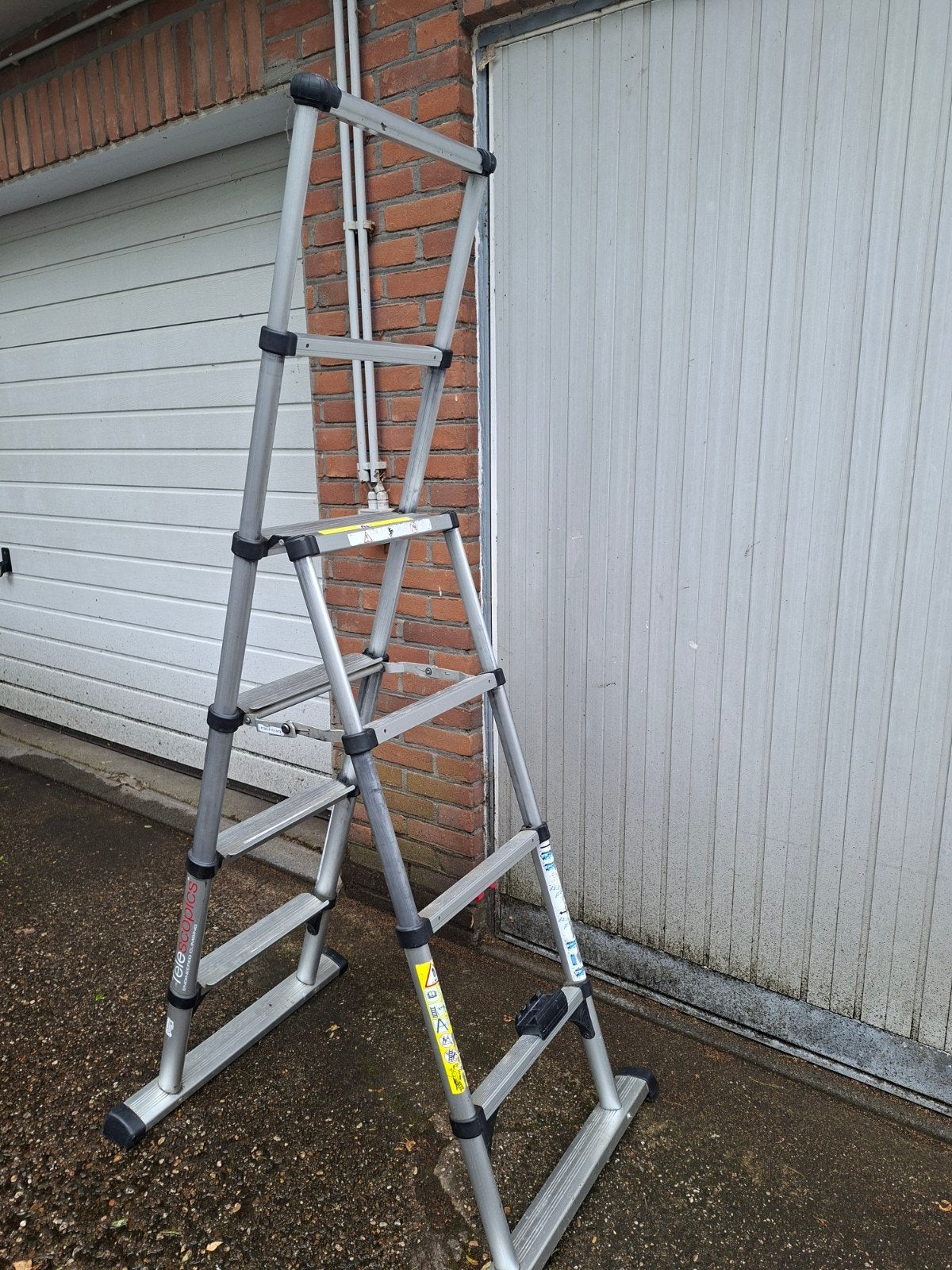 Telescopische A ladder Bizline, Ophalen