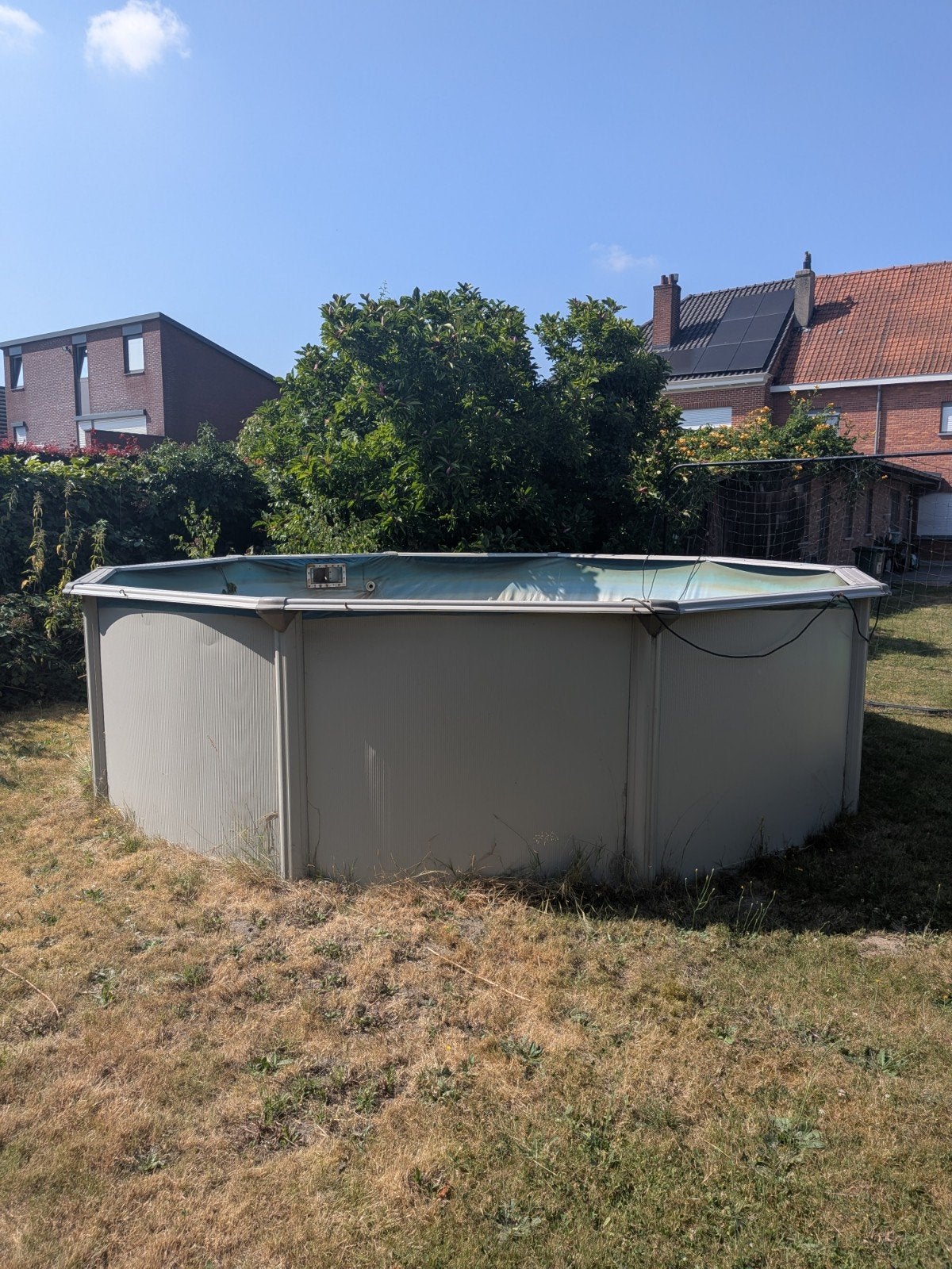 Groot zwembad te koop, Ophalen