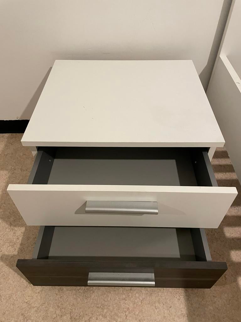 Lit sommier - Garde robe - Table de nuit - Petite table, Ophalen, Gebruikt