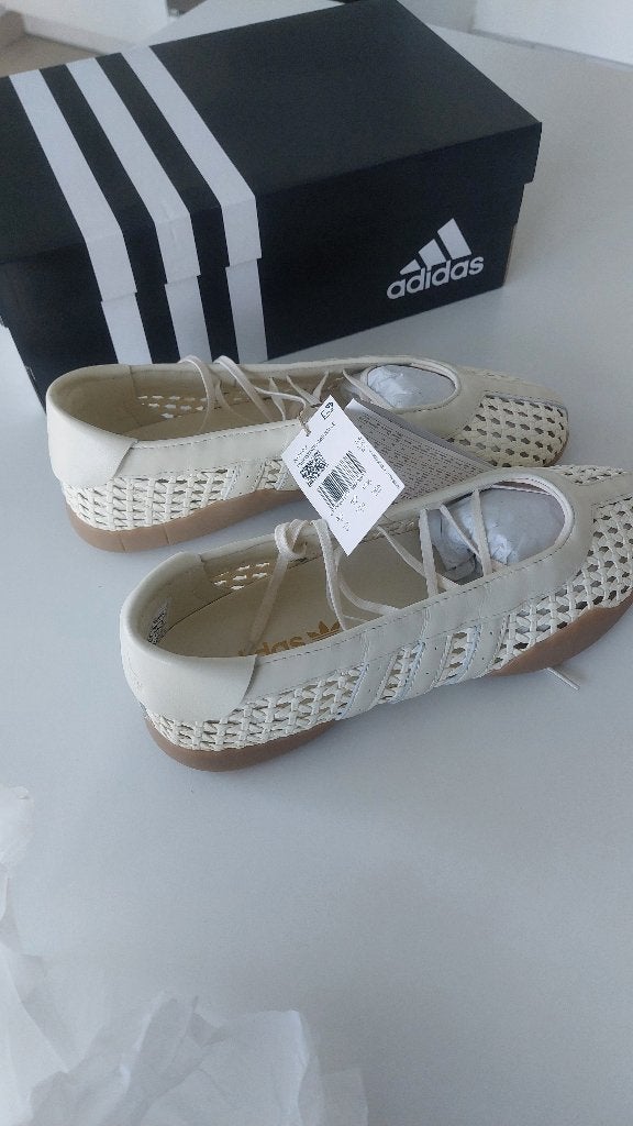 Adidas Taekwondo Mei crèmekleurige beige ballerina's, Kleding | Dames, Adidas, Beige, Nieuw, Ballerina's
