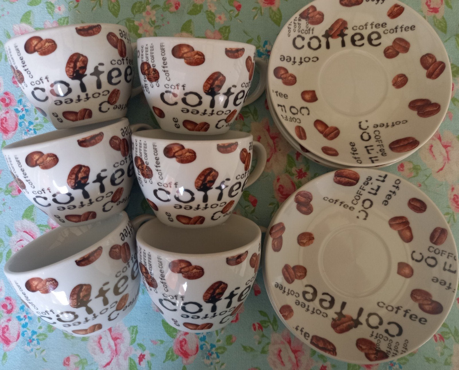 Zes tasjes en ondertasjes - koffieboonprint, Ophalen of Verzenden, Zo goed als nieuw, Porselein, Kop(pen) en/of Schotel(s)