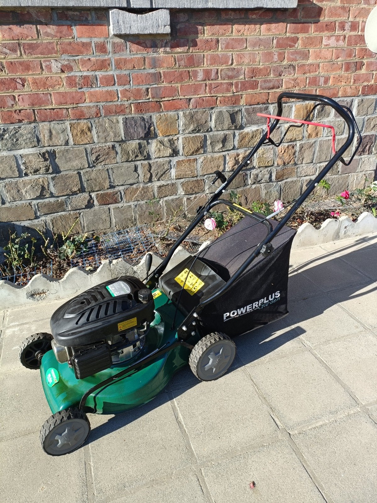 Tondeuse autotractée essence POWER PLUS GARDEN 41cm de coupe, Tuin en Terras, Ophalen, Opvangbak
